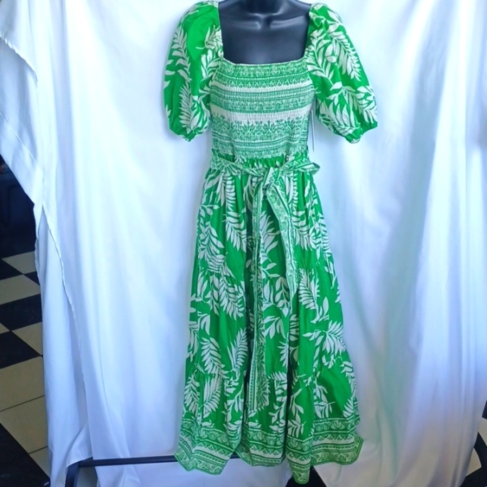 Aura maxi dress size S square neck puff sleeve Kelly green leaf print cotton